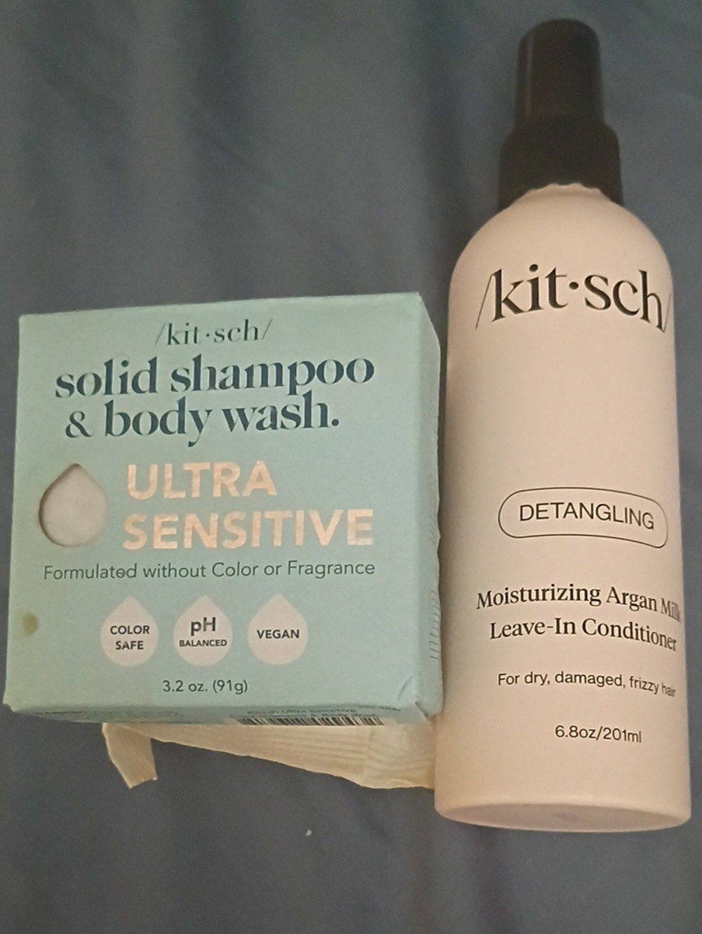 Kitsch Pink Detangling Leave-In Conditioner Bottle And 2 Hair Body Wash Bars